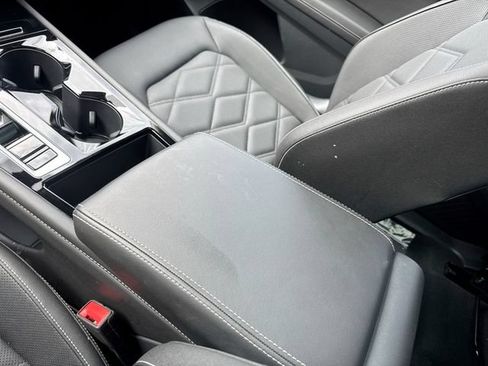 Certified 2025 Volkswagen Atlas SE FWD image 23