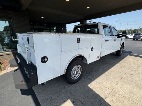 Used 2023 Ford F250 XL w/ FX4 Off-Road Package AWD/4WD image 6