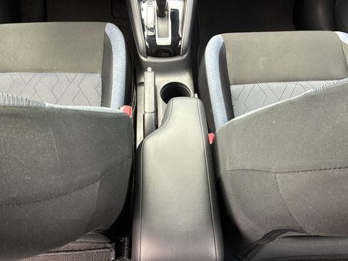 Used 2025 Nissan Versa SV FWD image 21