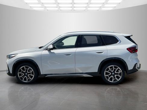 Certified 2025 BMW X1 xDrive28i AWD/4WD image 3