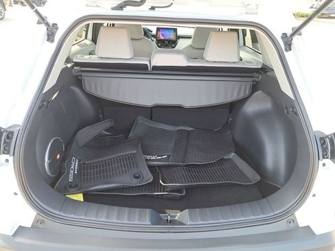 Certified 2024 Toyota Corolla Cross LE image 6