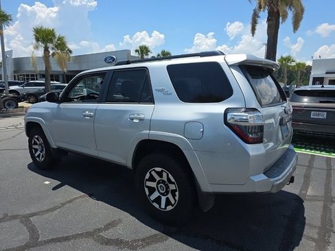 Used 2019 Toyota 4Runner TRD Off-Road Premium AWD/4WD image 3