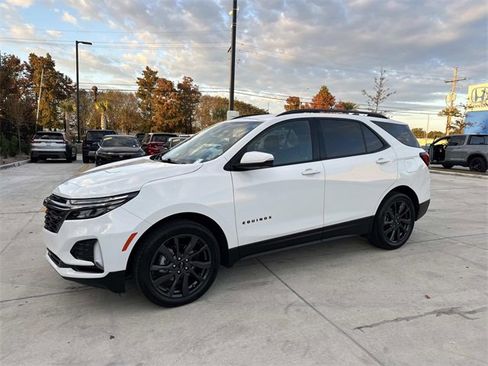 Used 2022 Chevrolet Equinox RS w/ RS Leather Package image 3