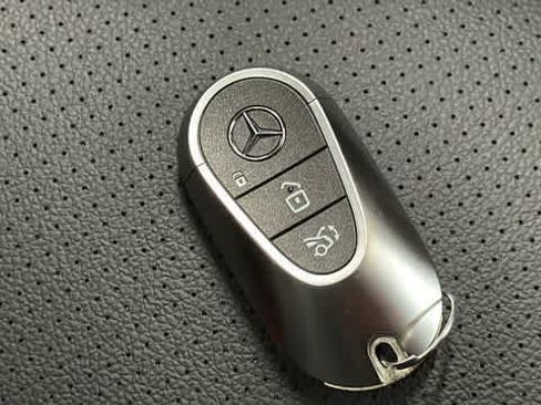 Used 2026 Mercedes-Benz GLC 300 GLC 300 image 37