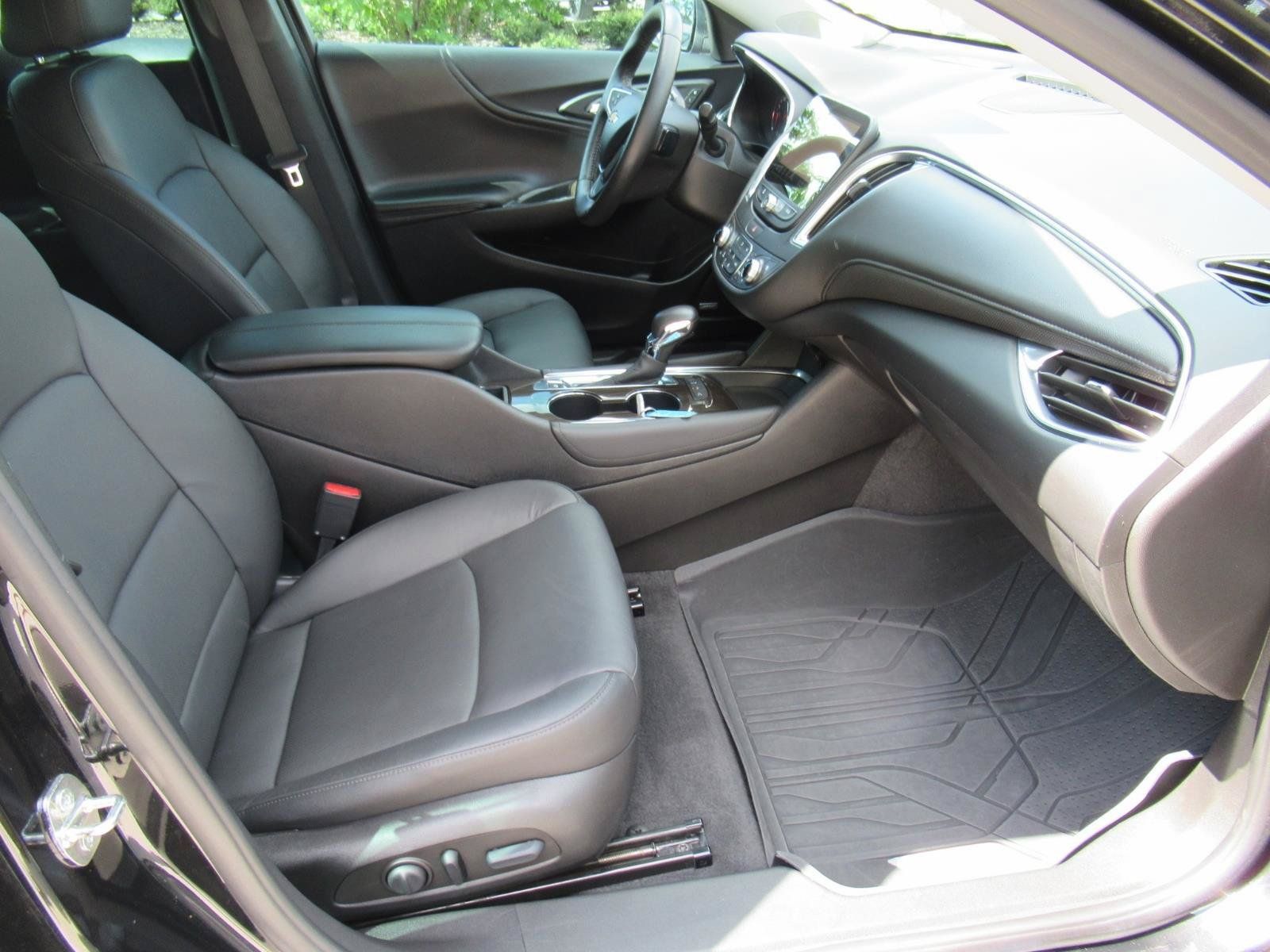 Used 2022 Chevrolet Malibu Premier FWD image 11
