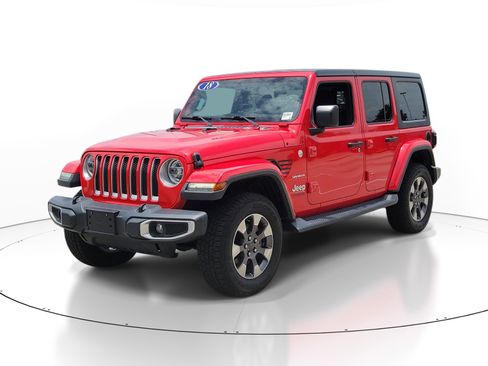 Used 2018 Jeep Wrangler Unlimited Sahara w/ Cold Weather Group AWD/4WD image 3