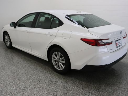 Certified 2025 Toyota Camry LE image 9