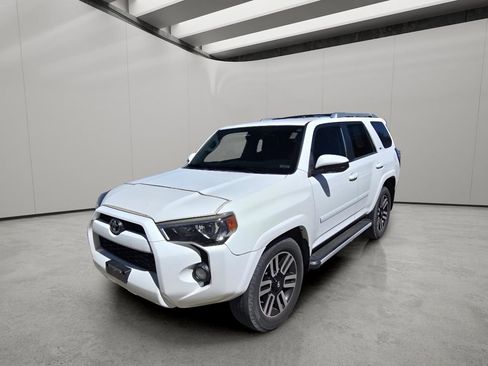 Used 2014 Toyota 4Runner SR5 AWD/4WD image 3