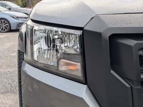 Used 2022 Nissan Frontier S image 10