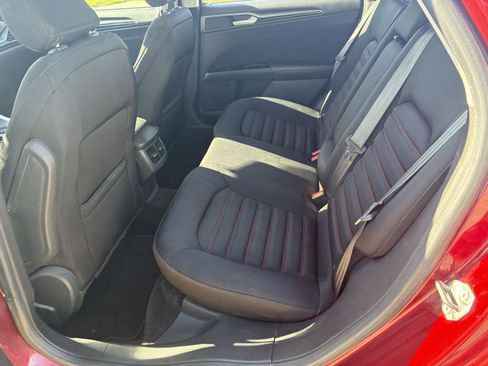 Used 2015 Ford Fusion SE w/ Equipment Group 201A FWD image 12