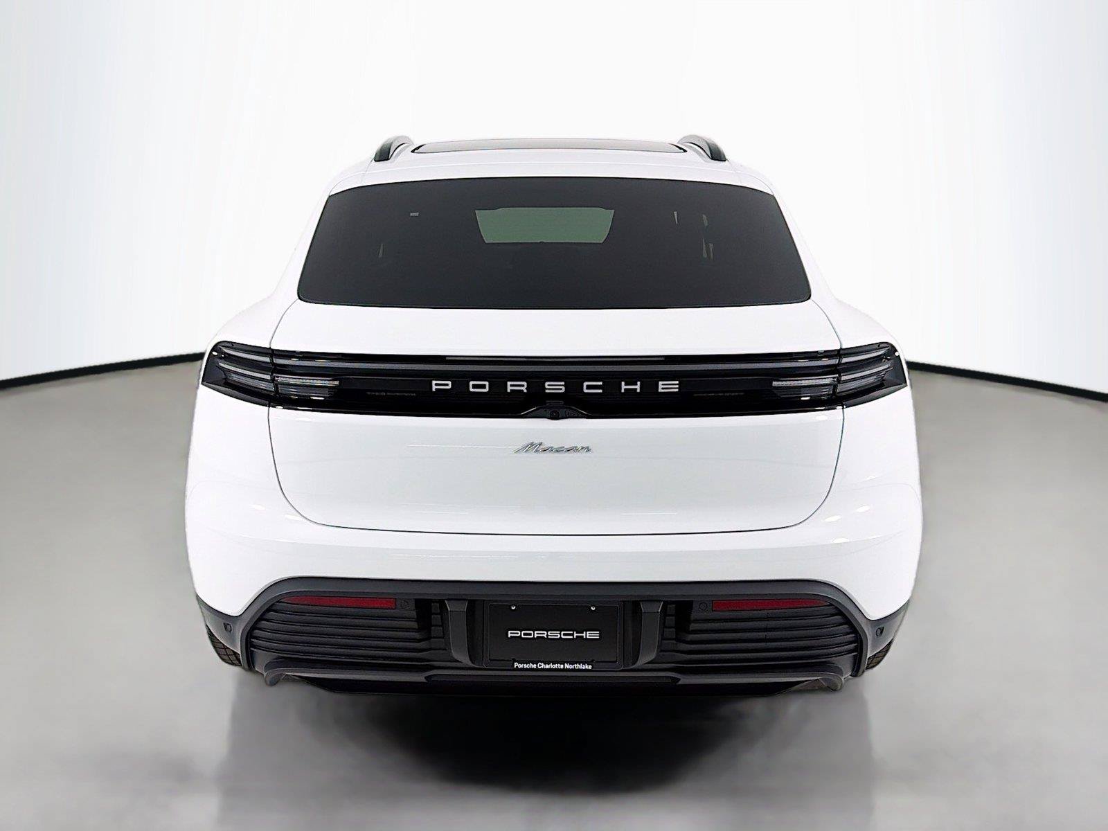 Used 2026 Porsche Macan Electric RWD image 25
