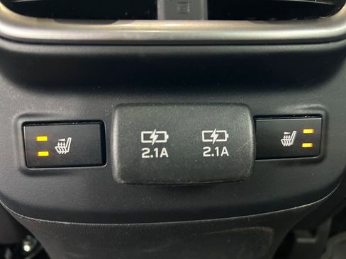Used 2022 Subaru Outback Touring AWD/4WD image 19