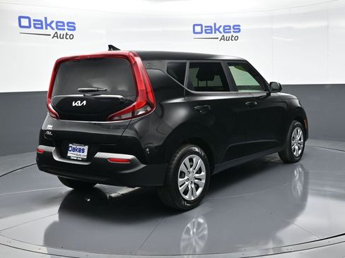 Certified 2022 Kia Soul LX image 8