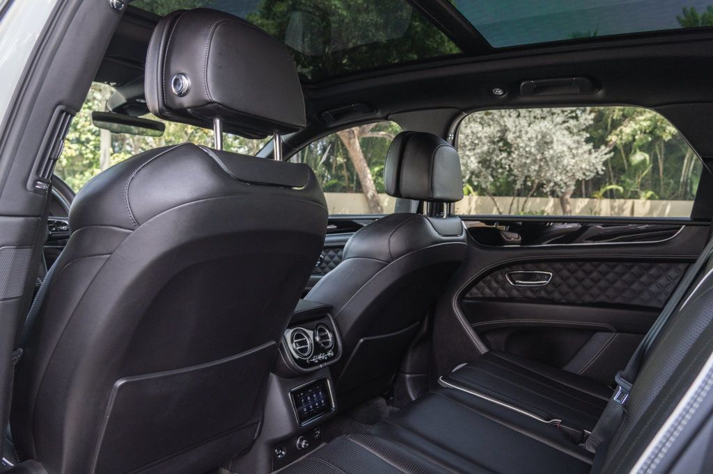 Used 2022 Bentley Bentayga AWD/4WD image 20
