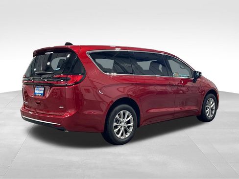 New 2027 Chrysler Pacifica Select AWD/4WD image 7