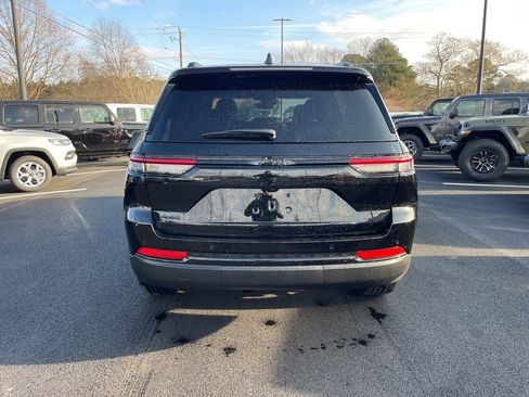 New 2025 Jeep Grand Cherokee Altitude image 5