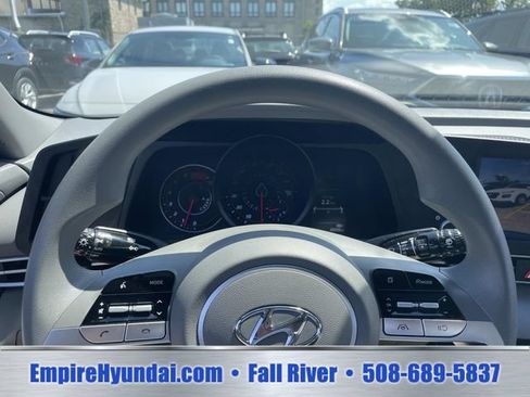 Used 2023 Hyundai Elantra SEL FWD image 25
