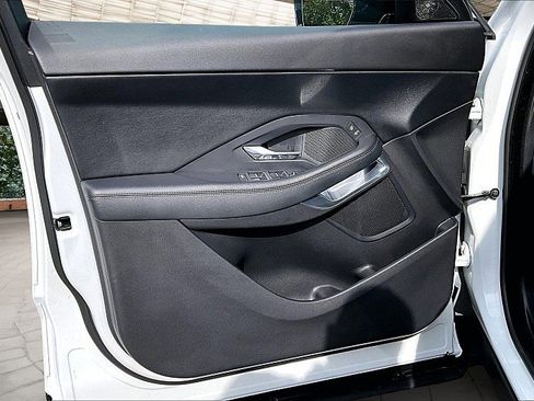 Used 2020 Jaguar E-PACE image 18