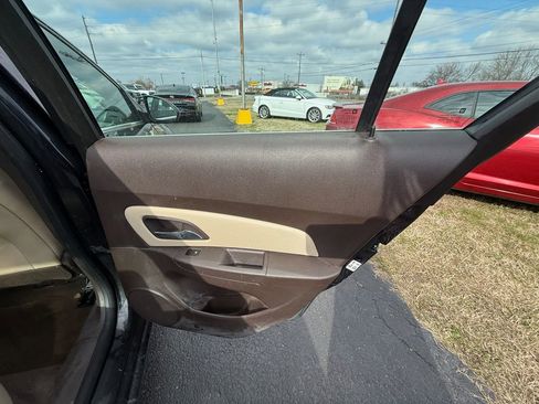 Used 2015 Chevrolet Cruze LT image 19