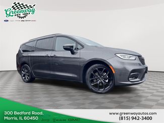 Used 2023 Chrysler Pacifica Touring-L w/ S Appearance Package FWD video 1