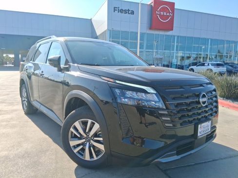 New 2026 Nissan Pathfinder SL AWD/4WD image 1