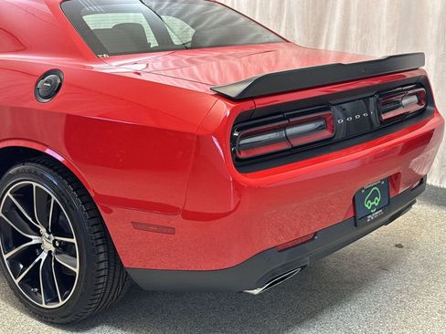 Used 2015 Dodge Challenger R/T Scat Pack RWD image 6