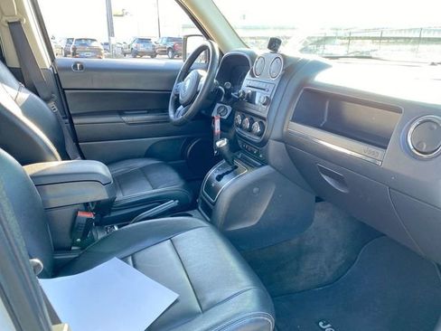 Used 2016 Jeep Patriot High Altitude image 39