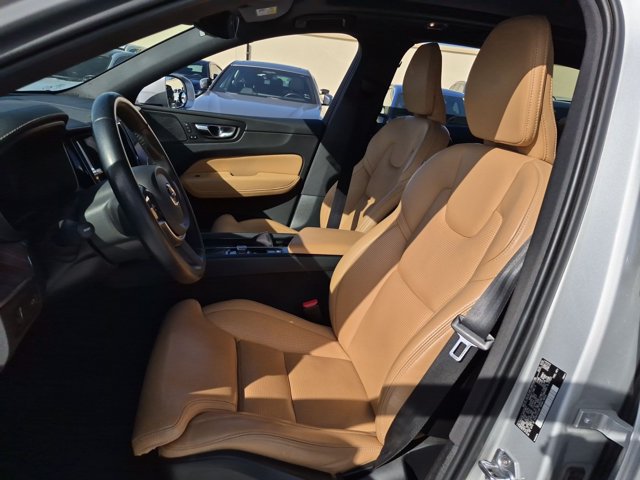 Used 2021 Volvo XC60 T5 Inscription w/ Advanced Package AWD/4WD image 12
