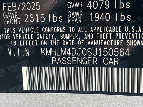 Used 2025 Hyundai Elantra SEL FWD image 31