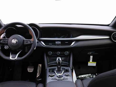New 2025 Alfa Romeo Stelvio Sprint AWD/4WD image 8