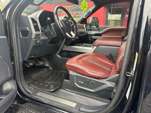 Used 2022 Ford F250 Platinum image 16