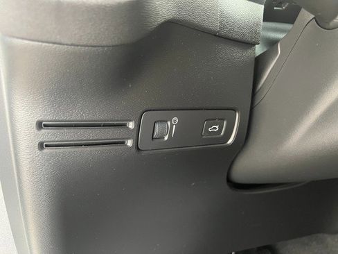 Used 2019 Volvo XC40 T5 Inscription image 33