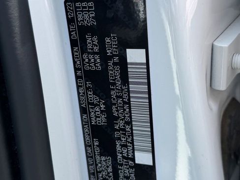 Used 2024 Volvo V60 B5 Cross Country Plus image 37