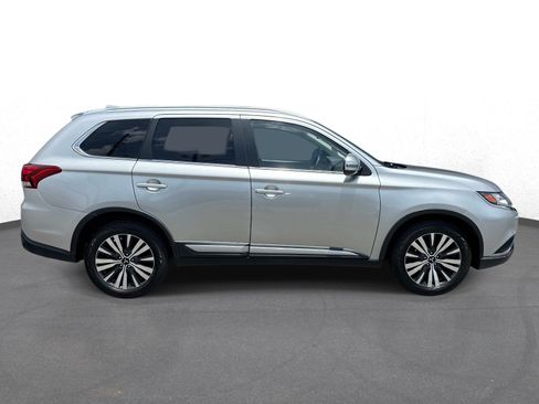 Used 2019 Mitsubishi Outlander SEL FWD image 2