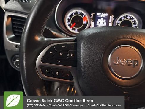 Used 2019 Jeep Cherokee Latitude Plus image 23