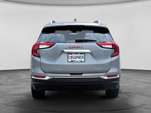 Used 2024 GMC Terrain SLT AWD/4WD image 6