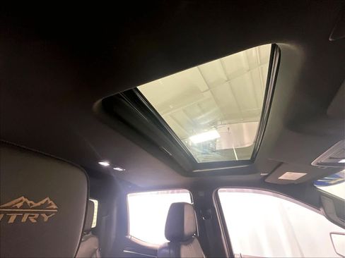 Used 2022 Chevrolet Silverado 1500 High Country w/ High Country Premium Package image 22