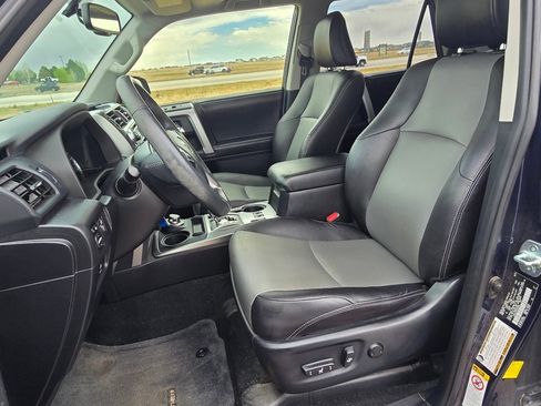 Used 2016 Toyota 4Runner SR5 Premium image 11