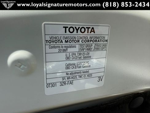 Used 2018 Toyota C-HR XLE FWD image 29