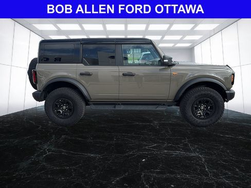 Used 2025 Ford Bronco Badlands AWD/4WD image 6