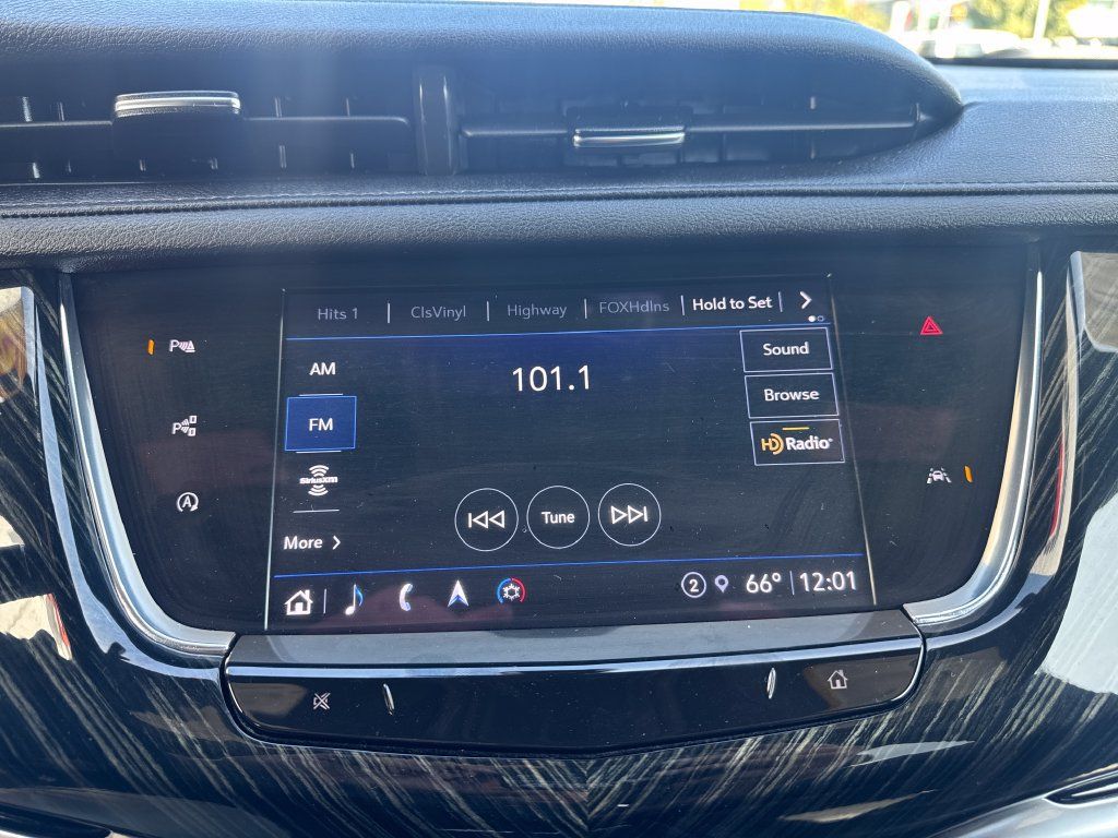 Used 2023 Cadillac XT6 Premium Luxury w/ Technology Package AWD/4WD image 18
