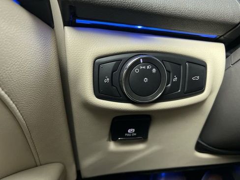 Used 2017 Lincoln MKZ Reserve FWD image 18