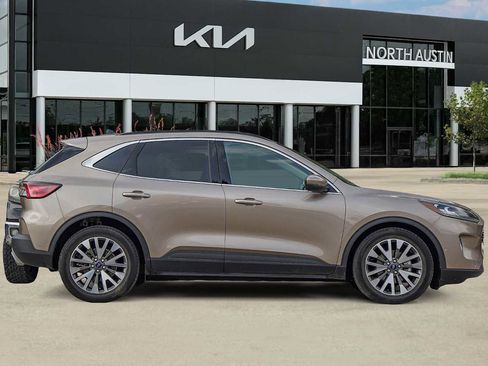 Used 2020 Ford Escape Titanium image 7