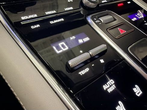 Certified 2021 Porsche Panamera image 17