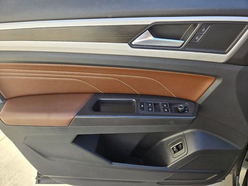 Used 2022 Volkswagen Atlas SE w/ Panoramic Sunroof Package image 23