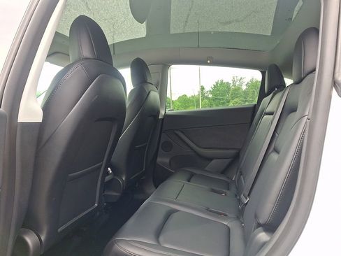 Used 2022 Tesla Model Y Long Range AWD/4WD image 10