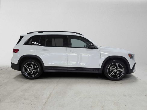 Used 2023 Mercedes-Benz GLB 250 4MATIC image 2