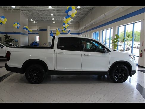 Certified 2023 Honda Ridgeline Black Edition image 4