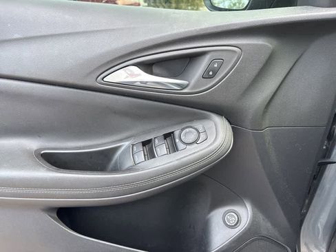 Used 2022 Buick Encore GX Select w/ Sport Touring Package image 10