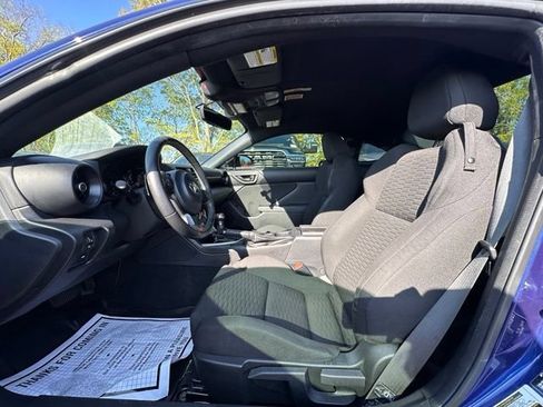 Used 2022 Toyota GR86 w/ ALL Weather Mat Package (TMS) RWD image 23